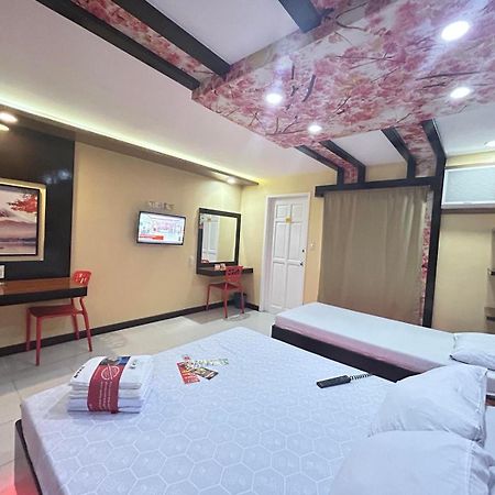 Hotel Sogo Sta Rosa Санта-Роса Экстерьер фото